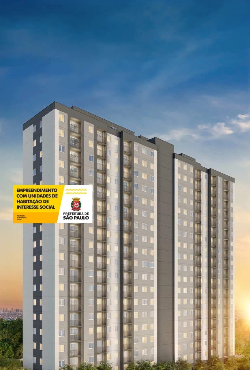 Torre residencial com fachada revestida e varandas alinhadas.